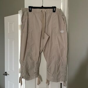 Calvin Klein cotton capris 💕